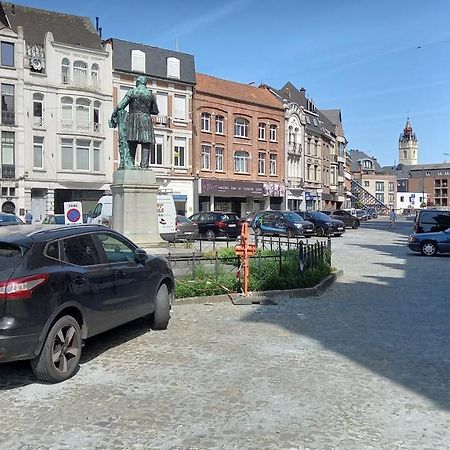 Luxe Appartement Met 3 Slaapkamers En 1 Kingsize Bed Slaapzetel En Drie Dubbelbedden Dendermonde Exterior foto